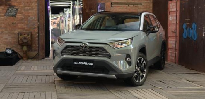 全新RAV4荣放开启预定 预计10月份上市