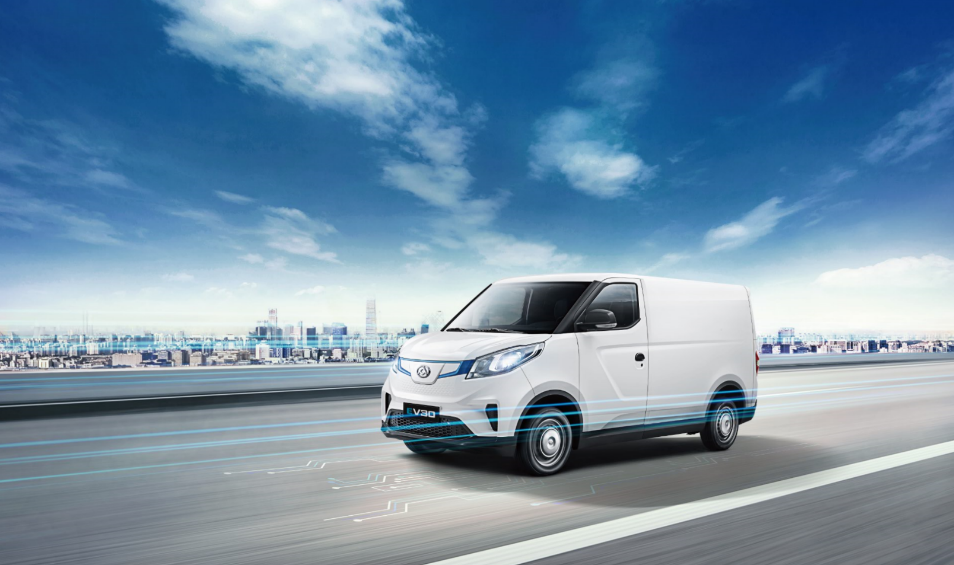 赛道验证实力 上汽MAXUS EV30长轴版上市 